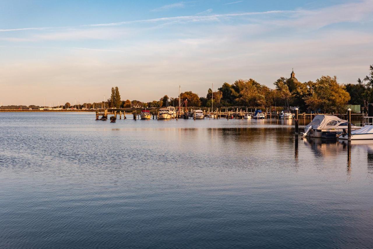 Hausboot Kuestennebel Ribnitz-Damgarten Luaran gambar